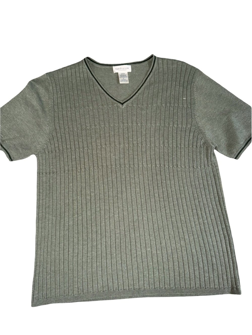 Vintage Van Heusen Women’s L Green Ribbed Knit V-Neck Short Sleeve Sweater